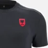 Camiseta deportiva negra de estilo Athleisure de la selección nacional de Albania FSHF 2026/27 para hombre Camiseta deportiva negra de estilo Athleisure de la selección nacional de Albania FSHF 2026/27 para hombre