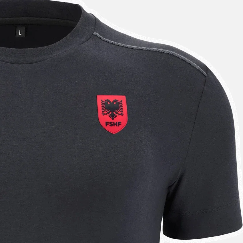 Camiseta deportiva negra de estilo Athleisure de la selección nacional de Albania FSHF 2026/27 para hombre Camiseta deportiva negra de estilo Athleisure de la selección nacional de Albania FSHF 2026/27 para hombre