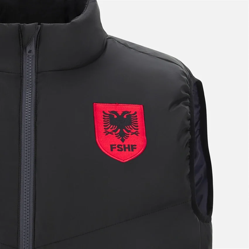 Chaleco acolchado oficial de la selección nacional de Albania FSHF 2026/27 para adultos Chaleco acolchado oficial de la selección nacional de Albania FSHF 2026/27 para adultos