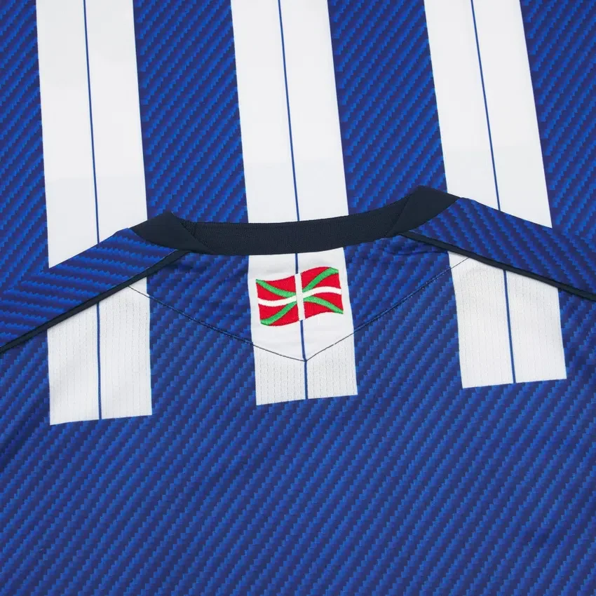 Equipación de local de manguitos largos para adultos de la Real Sociedad 2025/26 Equipación de local de manguitos largos para adultos de la Real Sociedad 2025/26