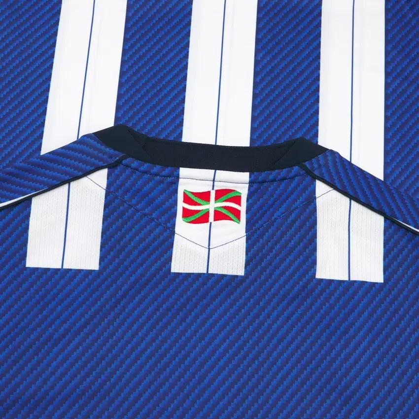 Equipación de local para adultos de la Real Sociedad 2025/26 Equipación de local para adultos de la Real Sociedad 2025/26