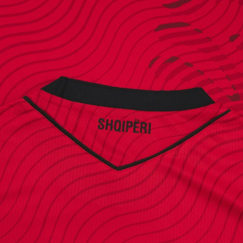 Equipación de local para adultos de la selección nacional de Albania FSHF 2026/27 Equipación de local para adultos de la selección nacional de Albania FSHF 2026/27