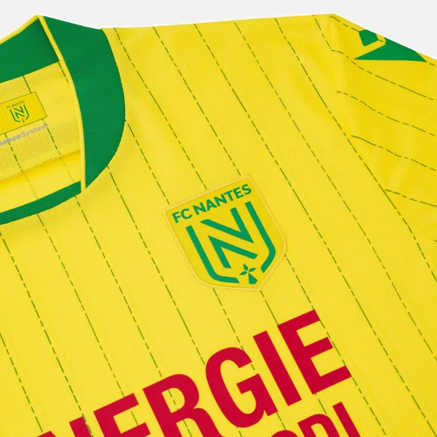 Equipación de local para adultos del FC Nantes 2025/26 Equipación de local para adultos del FC Nantes 2025/26