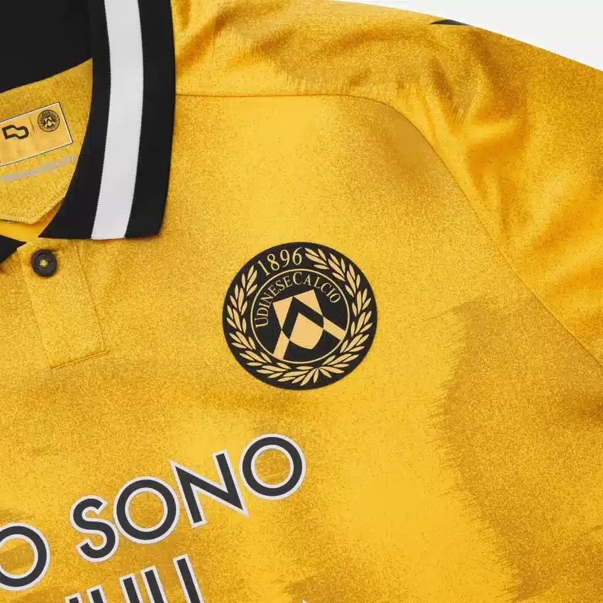 Equipación de tercer partido junior del Udinese Calcio 2025/26 Equipación de tercer partido junior del Udinese Calcio 2025/26