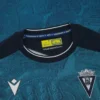 Equipación de tercer partido para adultos del Cádiz CF 2025/26