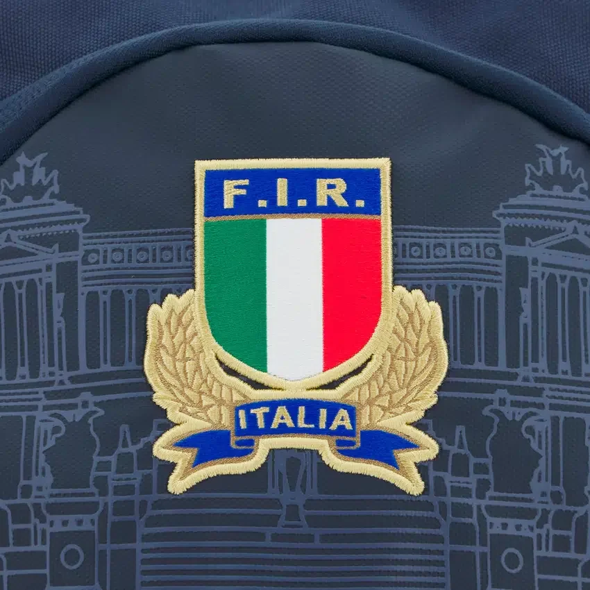 Mochila Italia Rugby 2025/26 azul marino y dorada Mochila Italia Rugby 2025/26 azul marino y dorada