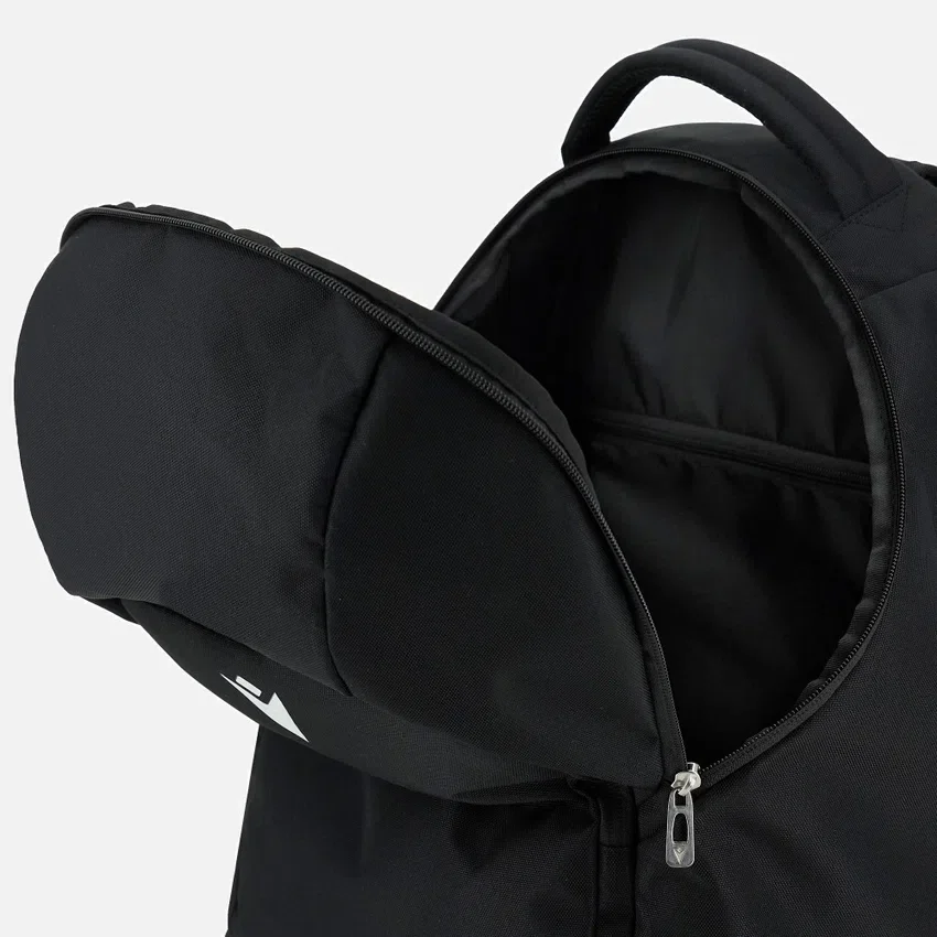 Mochila negra del Udinese Calcio 2025/26 Mochila negra del Udinese Calcio 2025/26