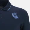 Polo deportivo Athleisure para adultos de la Real Sociedad 2025/26 Polo deportivo Athleisure para adultos de la Real Sociedad 2025/26